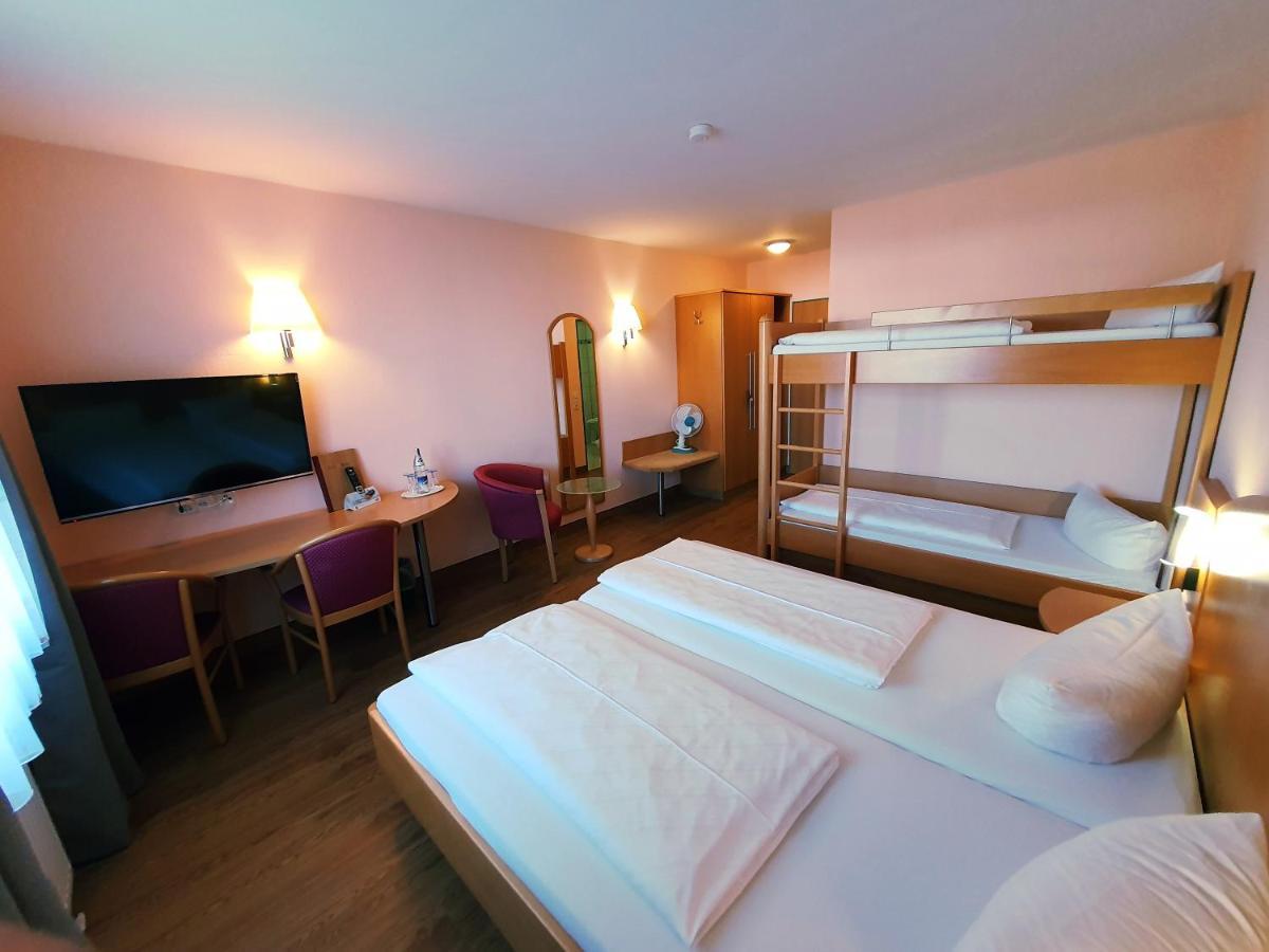 Hotel Sunparc - Shuttle Zum Europa-Park Rust 4Km & Rulantica 2Km Ringsheim Ngoại thất bức ảnh
