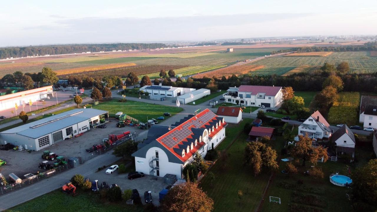 Hotel Sunparc - Shuttle Zum Europa-Park Rust 4Km & Rulantica 2Km Ringsheim Ngoại thất bức ảnh